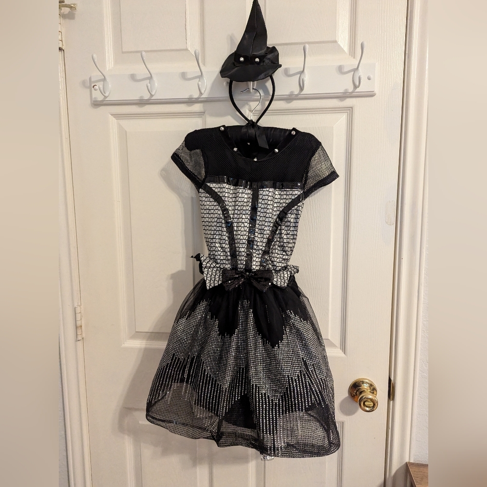 3/$15🧡 Girls Halloween Costume